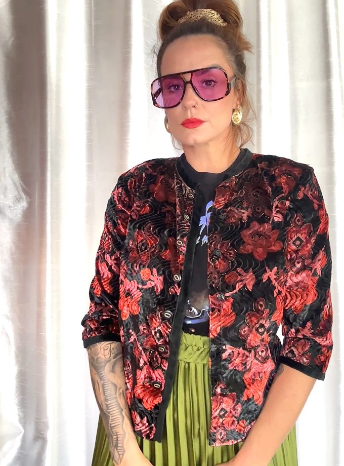 Veste / Petit blazer en velours brodé – fait main – vintage 36/38