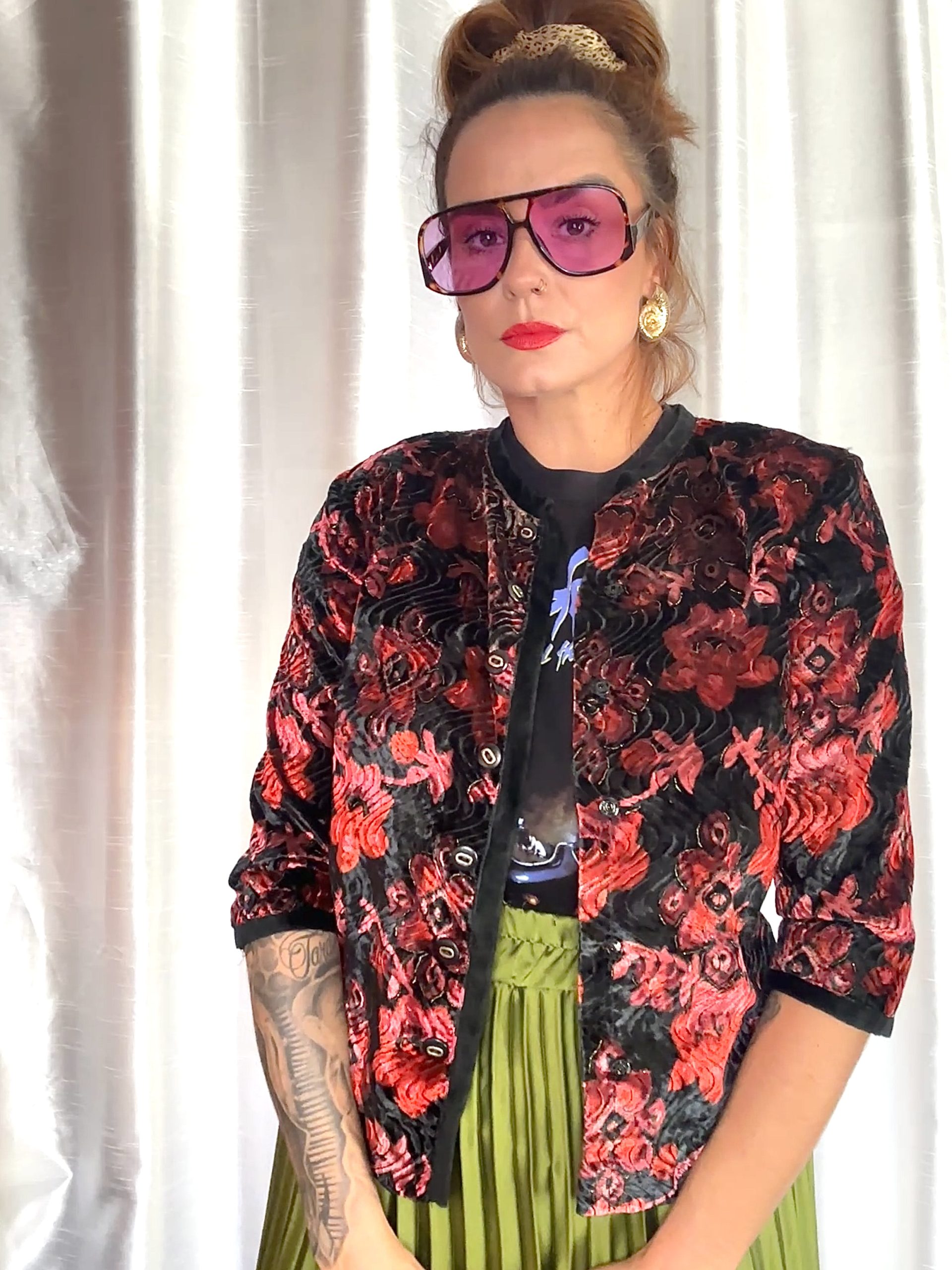 Veste / Petit blazer en velours brodé – fait main – vintage 36/38 – Image 2