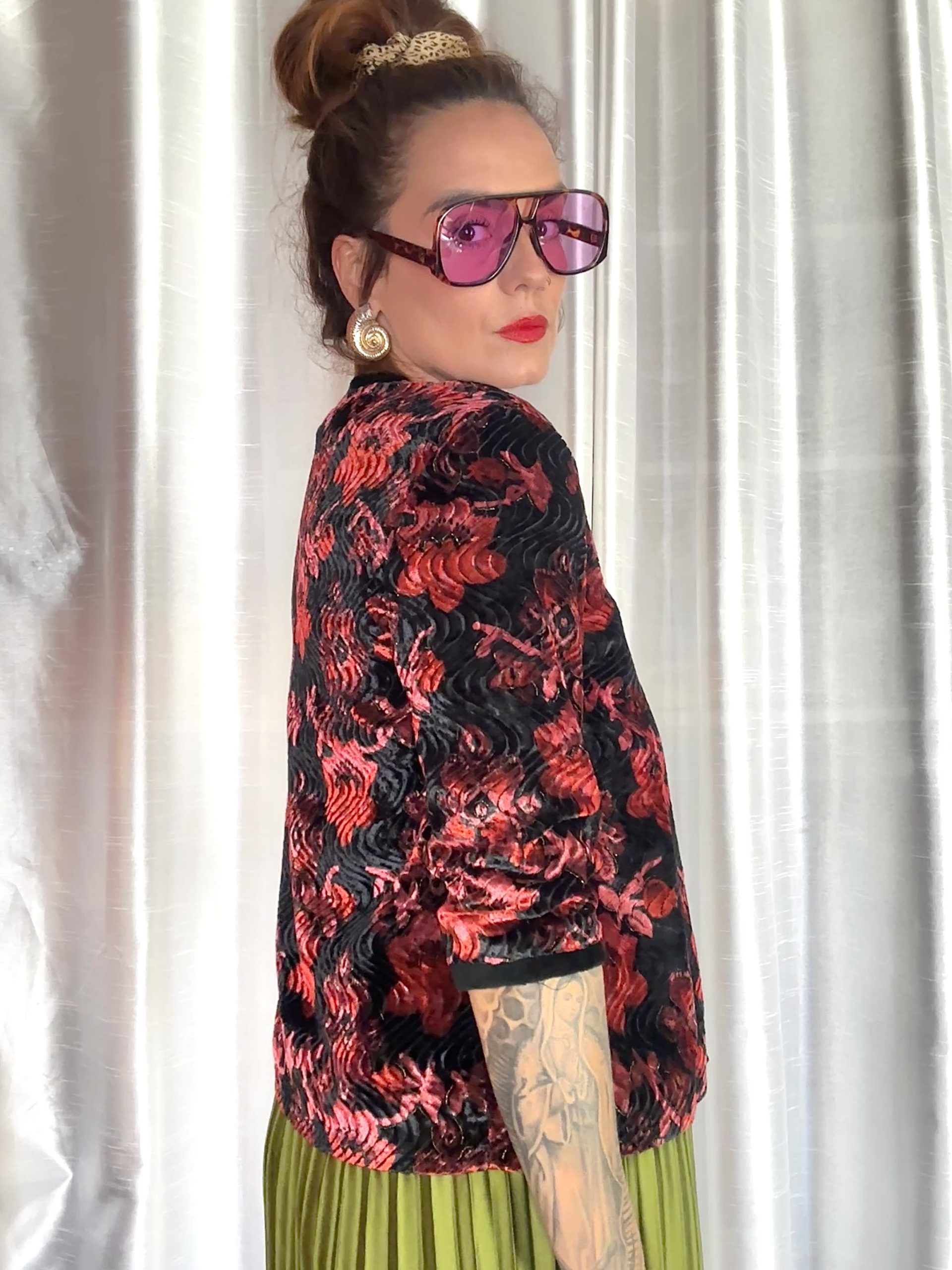 Veste / Petit blazer en velours brodé – fait main – vintage 36/38 – Image 3