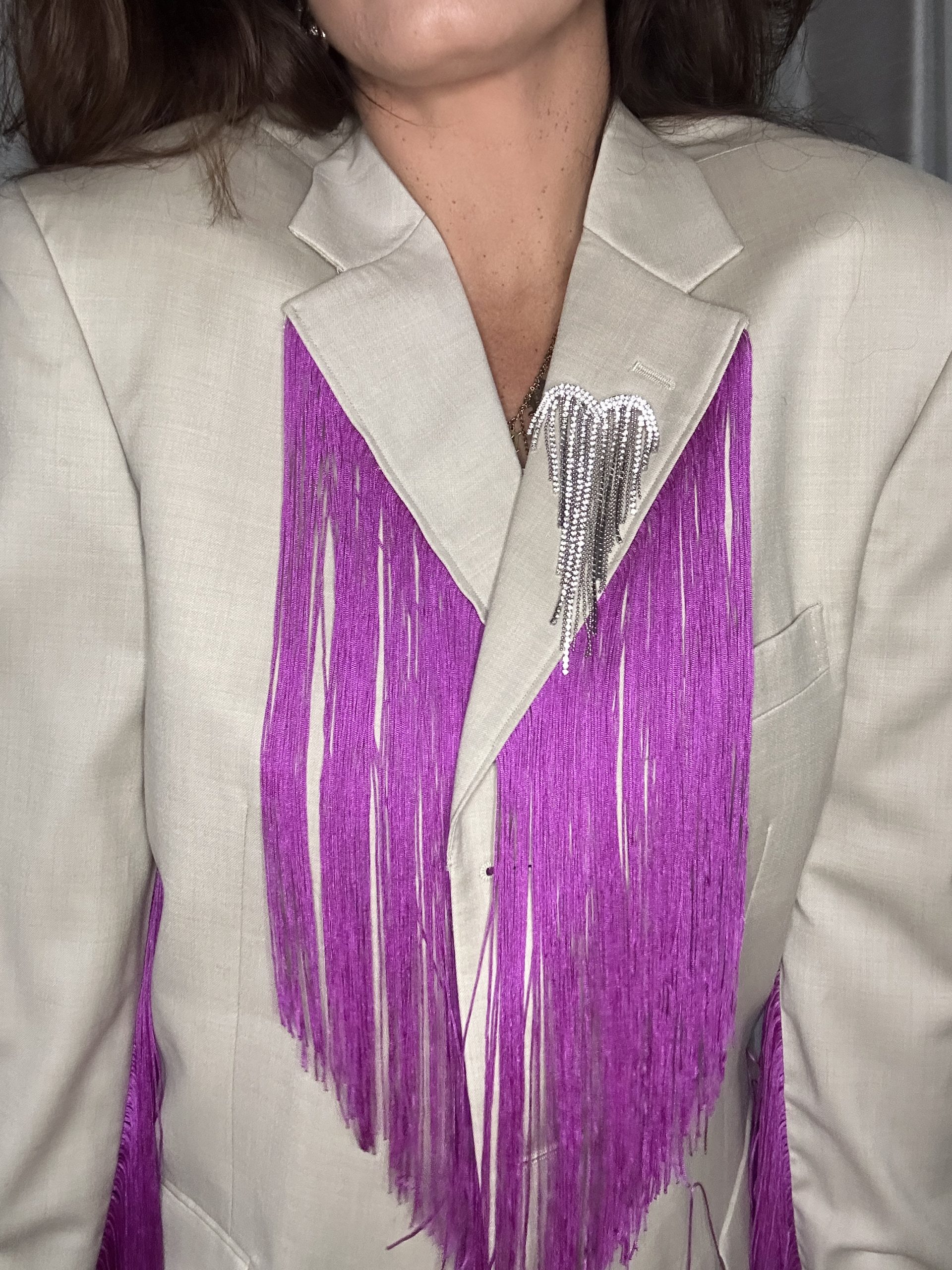 Veste vintage en laine custom franges fuchsias – Pièce unique – Image 3
