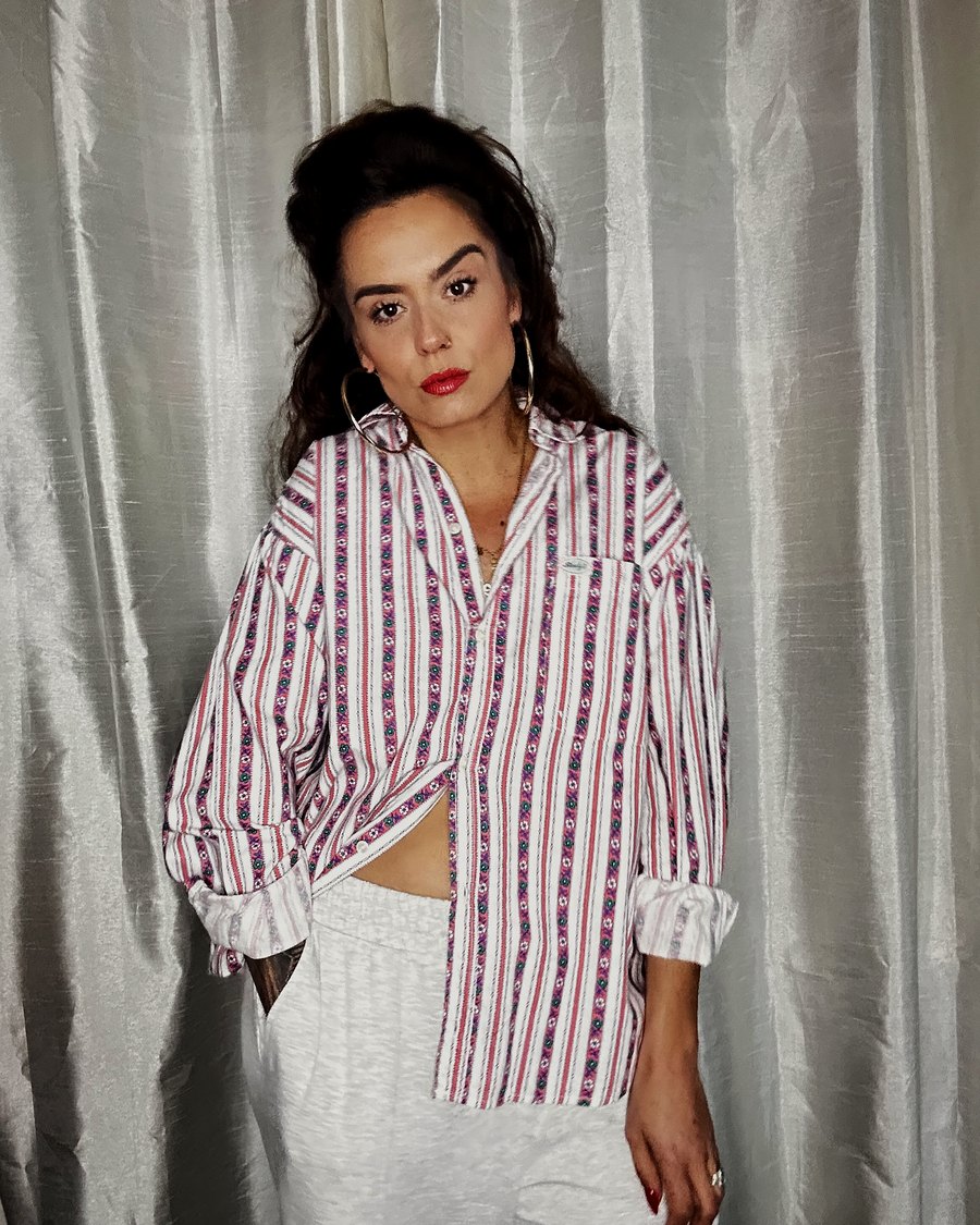 Chemise rayée à motifs ethniques rose et vert